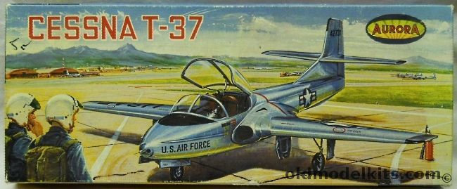 Aurora 1/43 Cessna T-37 (Model 318 Tweet), 138 plastic model kit